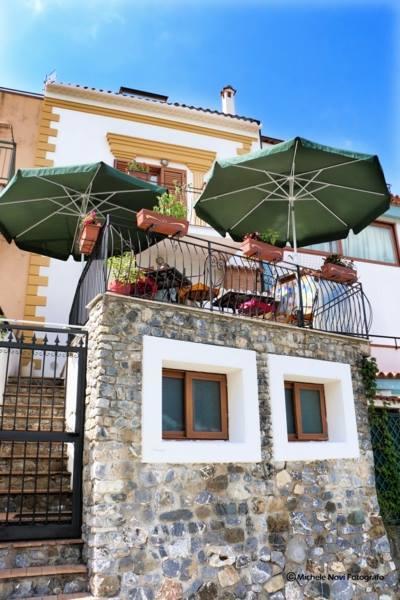 La Casa Di Ivana Сан-Никола-Арчелла Экстерьер фото